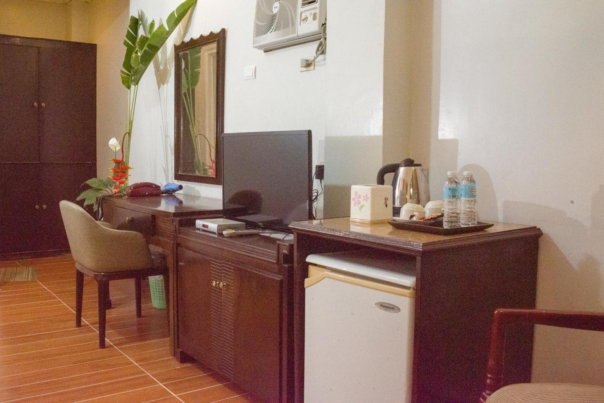 Lukay Las Brisas Balabag  エクステリア 写真