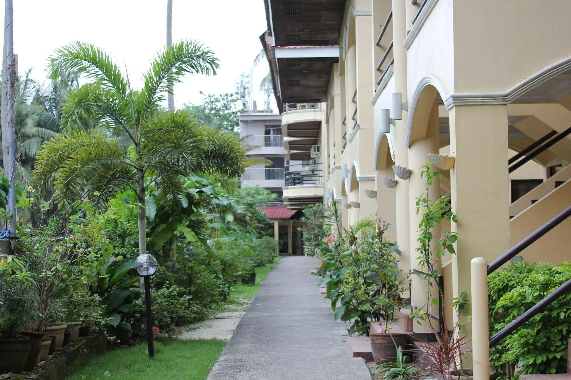 Lukay Las Brisas Balabag  エクステリア 写真